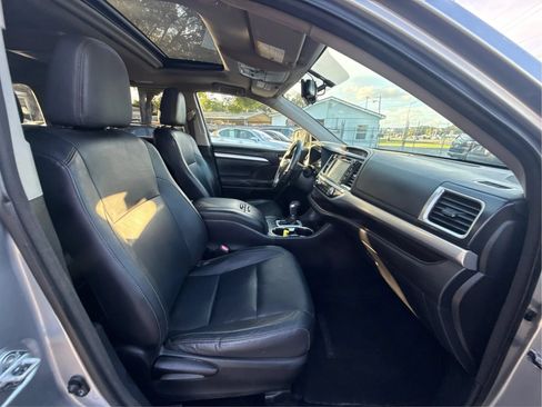 Used 2015 Toyota Highlander XLE AWD/4WD image 23