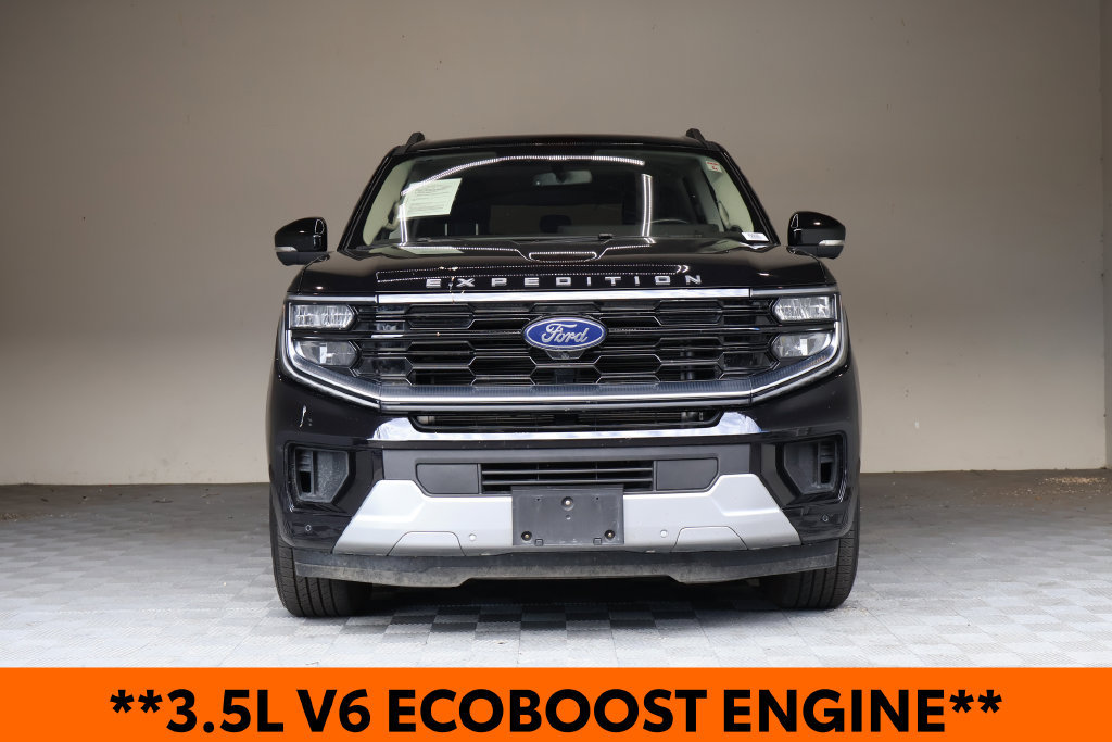 Used 2025 Ford Expedition Platinum AWD/4WD image 4