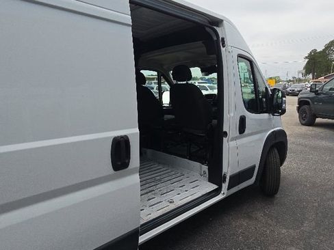 Used 2023 RAM ProMaster 2500 FWD image 36