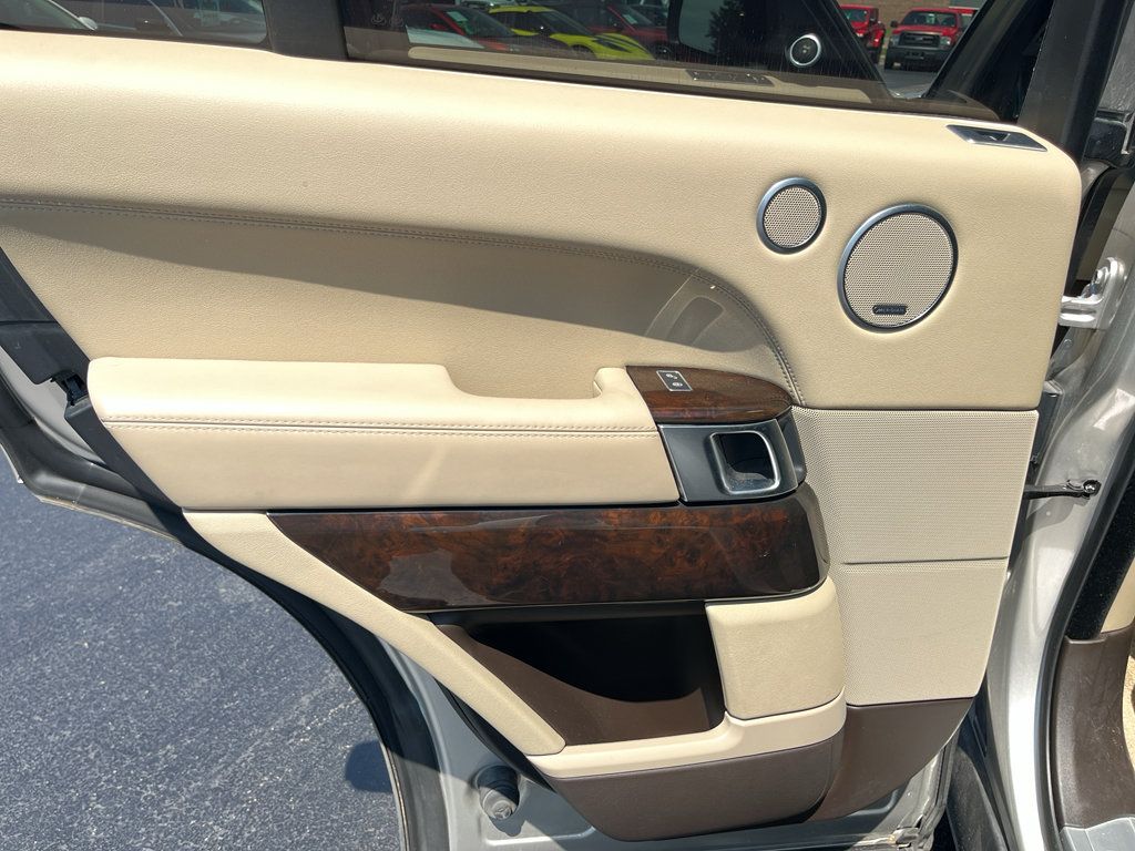 Used 2017 Land Rover Range Rover HSE AWD/4WD image 34