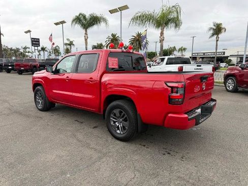 Certified 2025 Nissan Frontier SV RWD image 4