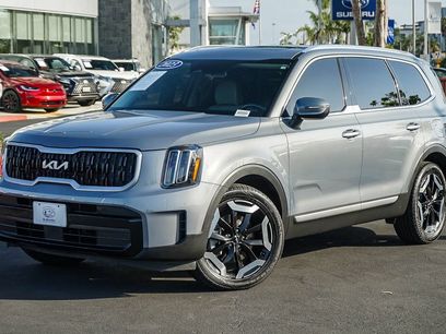 Used 2023 Kia Telluride EX w/ EX Captain's Chair Package