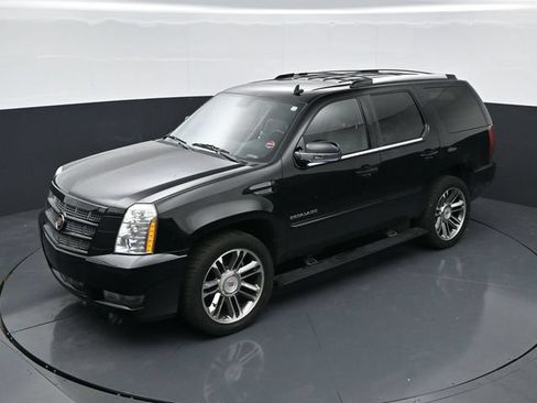 Used 2012 Cadillac Escalade Premium AWD/4WD image 30