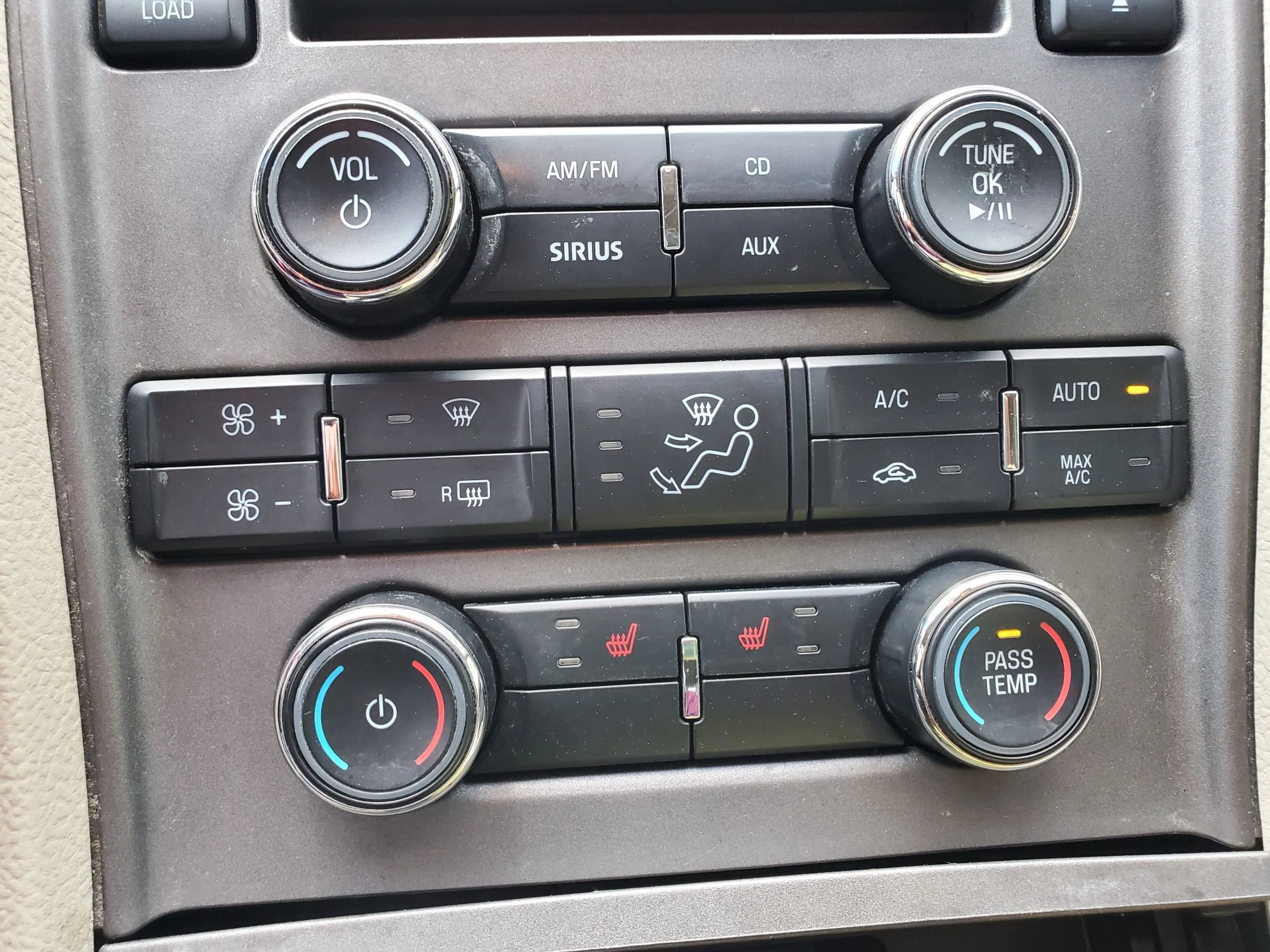 Used 2010 Ford Taurus SEL FWD image 46