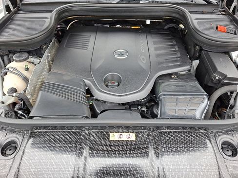 Certified 2024 Mercedes-Benz GLS 450 4MATIC image 29
