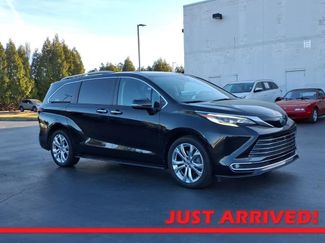 Used 2022 Toyota Sienna Platinum video 1