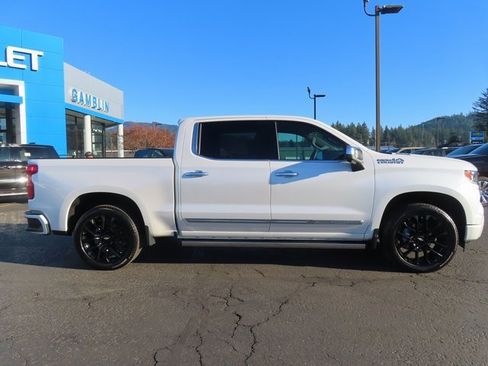 Certified 2025 Chevrolet Silverado 1500 High Country w/ Technology Package image 8