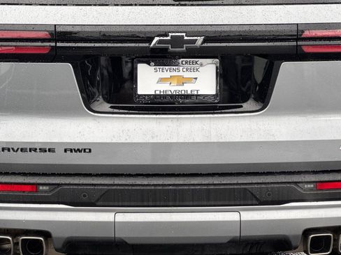 Used 2025 Chevrolet Traverse Z71 AWD/4WD image 46
