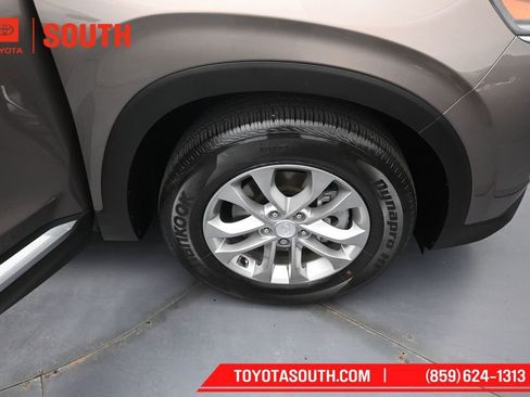 Used 2020 Hyundai Santa Fe SE w/ Cargo Package FWD image 31
