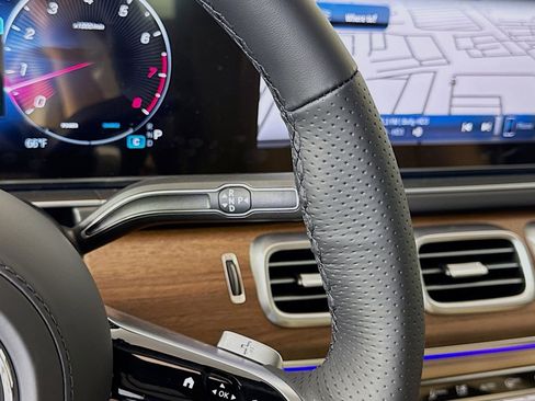 New 2025 Mercedes-Benz GLS 580 4MATIC image 15