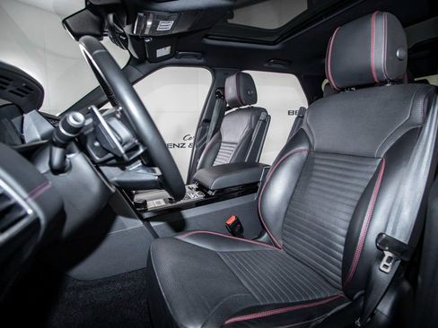 Used 2020 Land Rover Discovery HSE image 36