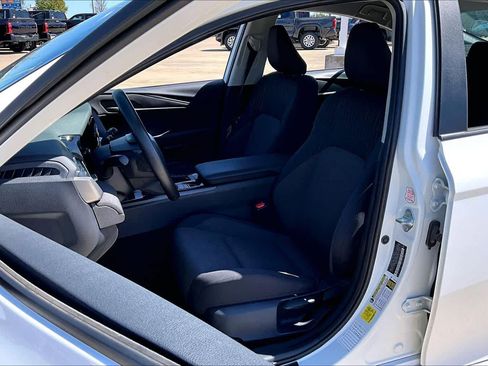 Used 2025 Toyota Camry LE FWD image 8