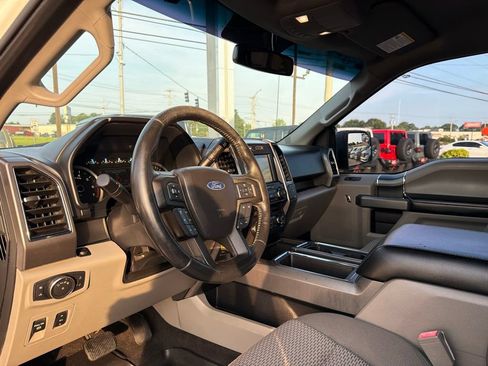 Used 2018 Ford F150 XLT w/ Equipment Group 302A Luxury AWD/4WD image 32