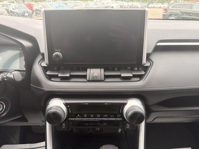 Used 2025 Toyota RAV4 LE AWD/4WD image 22