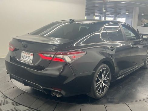 Used 2024 Toyota Camry SE FWD image 5