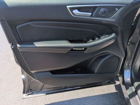 Used 2020 Ford Edge Titanium AWD/4WD image 10