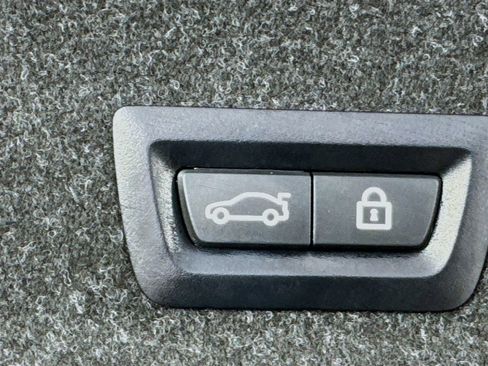 Used 2022 BMW 330i xDrive Sedan w/ Premium Package 2 AWD/4WD image 35