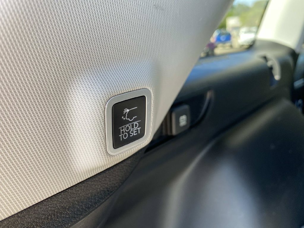 Certified 2023 Jeep Grand Cherokee Limited AWD/4WD image 6