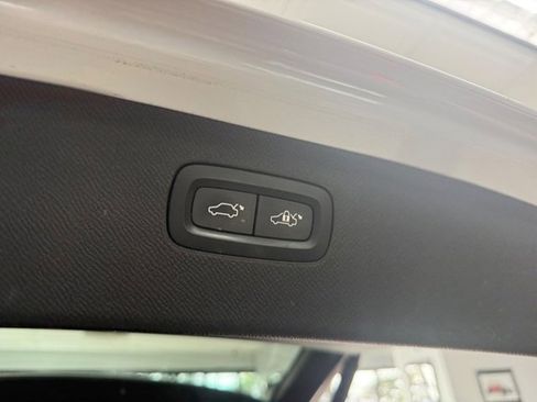 Used 2018 Volvo XC90 T8 Inscription w/ Luxury Package image 8