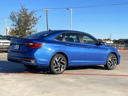 Used 2024 Volkswagen Jetta SEL image 8