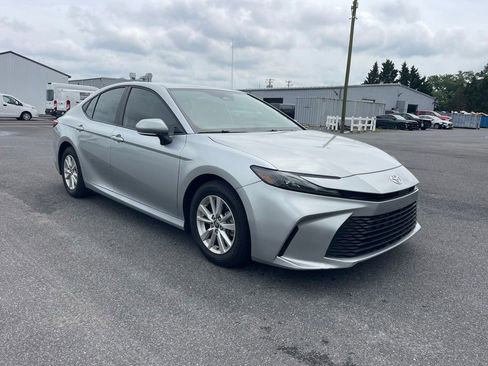 Used 2025 Toyota Camry LE FWD image 7