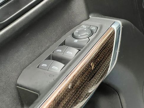 Used 2020 Chevrolet Silverado 1500 LT Trail Boss image 17