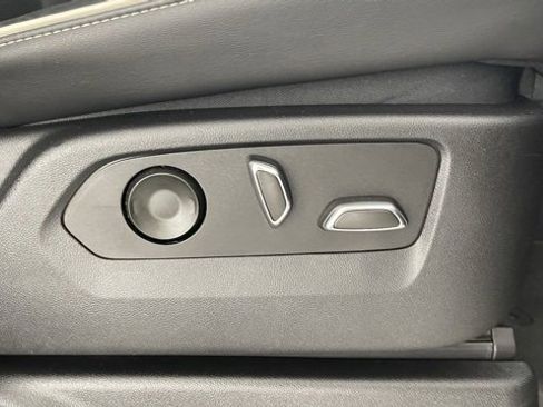 Used 2022 Cadillac Escalade ESV Premium Luxury image 54