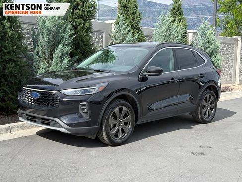 Used 2024 Ford Escape Platinum AWD/4WD image 3