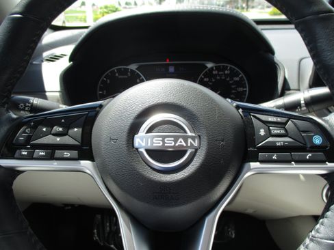 Used 2023 Nissan Altima 2.5 SL FWD image 15