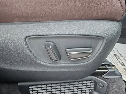 Used 2024 Toyota Sienna Platinum image 17