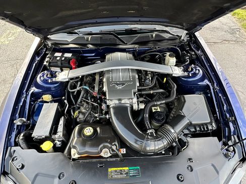 Used 2010 Ford Mustang GT RWD image 34