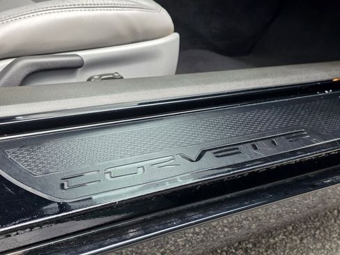 Used 2005 Chevrolet Corvette Convertible w/ Preferred Equipment Group image 8