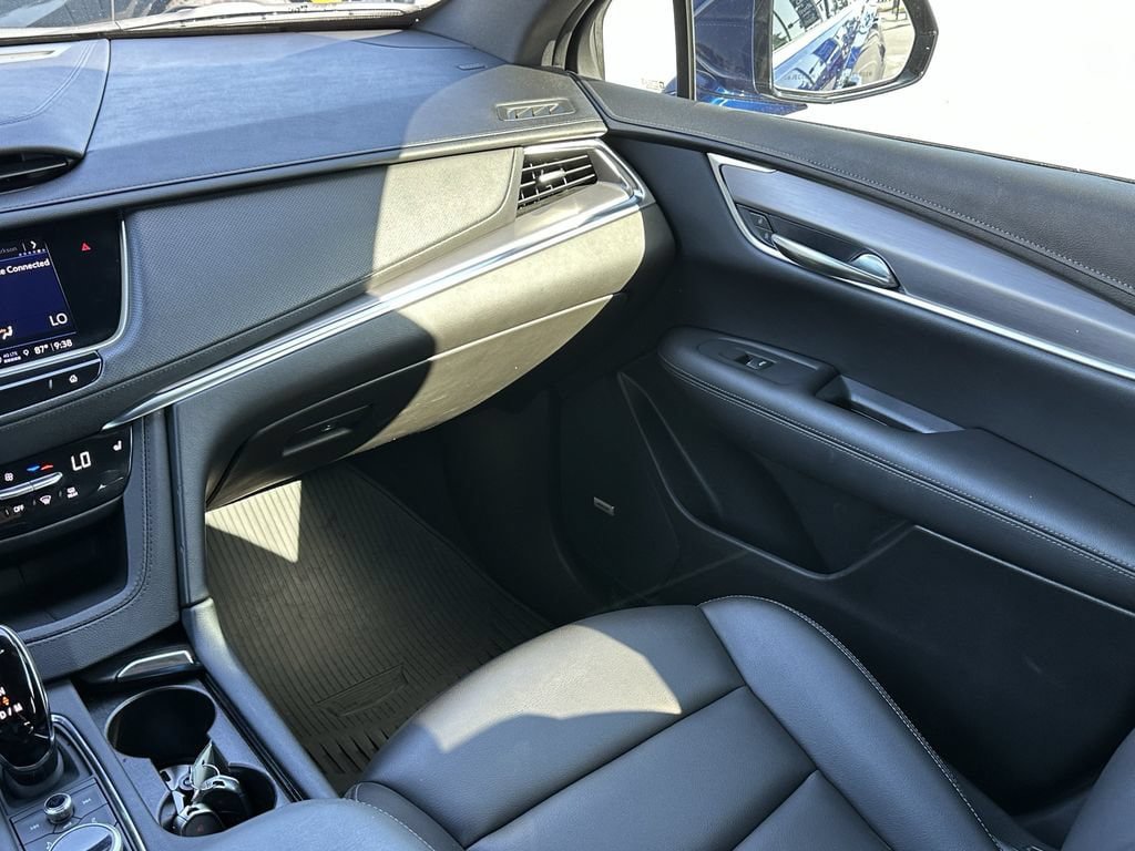 Used 2023 Cadillac XT5 Luxury FWD image 17
