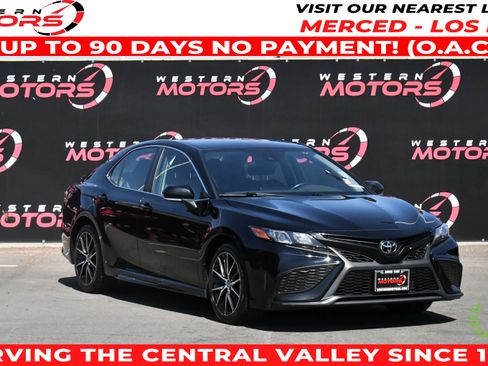 Used 2023 Toyota Camry SE FWD image 1