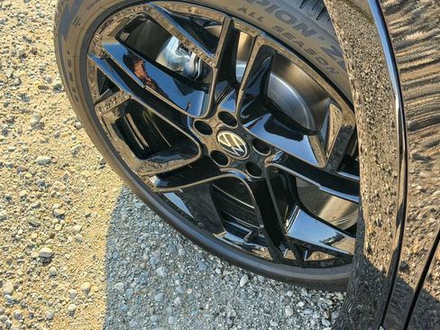New 2026 Volkswagen Tiguan SE R-Line AWD/4WD image 11