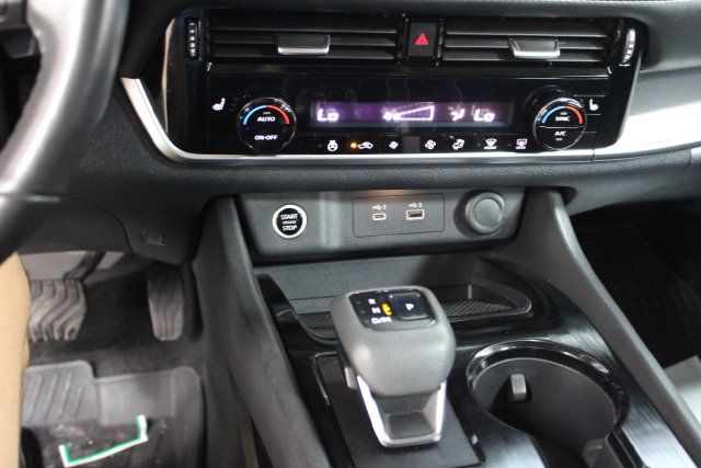 Used 2021 Nissan Rogue SV AWD/4WD image 18