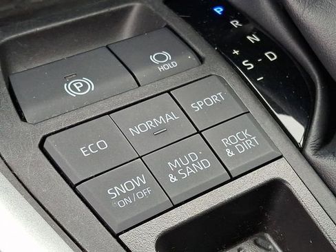 Used 2023 Toyota RAV4 XLE Premium image 27