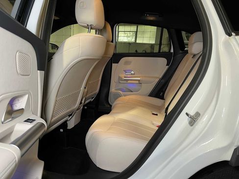 Certified 2025 Mercedes-Benz GLA 250 4MATIC image 18