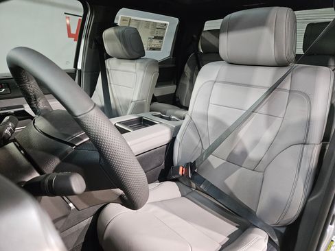 New 2026 Toyota Tundra Limited AWD/4WD image 12