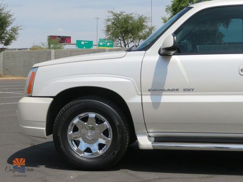 Used 2004 Cadillac Escalade EXT AWD/4WD image 17