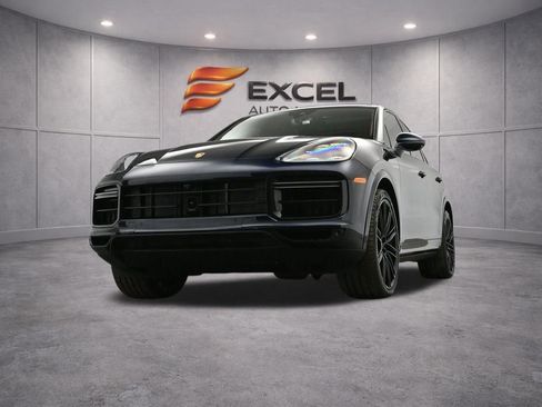 Used 2021 Porsche Cayenne Turbo w/ Premium Package Plus image 56