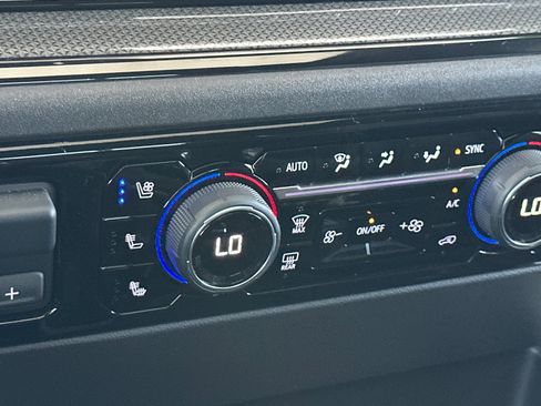 Used 2025 Chevrolet Silverado 1500 ZR2 w/ Technology Package image 30