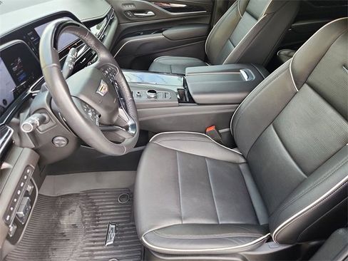 Used 2024 Cadillac Escalade ESV Sport w/ Touring Package image 20