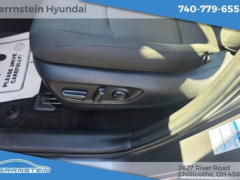 Used 2022 Toyota RAV4 XLE w/ Convenience Package AWD/4WD image 15