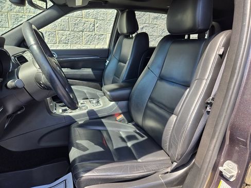 Used 2019 Jeep Grand Cherokee Limited w/ Trailer Tow Group IV AWD/4WD image 15