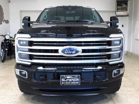 Used 2023 Ford F250 Limited w/ FX4 Off-Road Package image 4