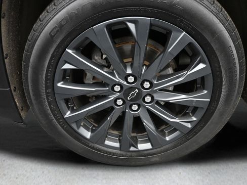 Used 2023 Chevrolet Traverse RS image 32