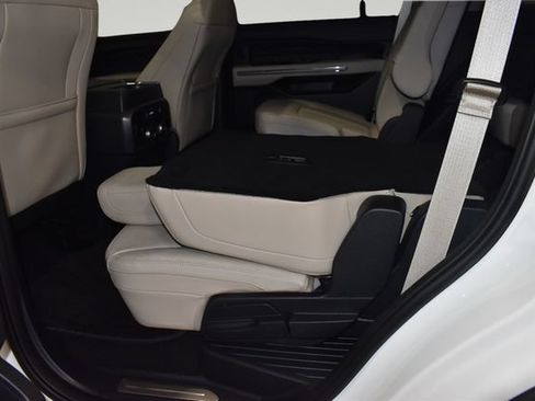 Used 2024 Ford Expedition Platinum AWD/4WD image 21