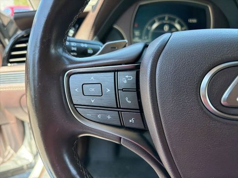 Used 2018 Lexus LS 500 AWD w/ Accessory Package (Z1) image 16