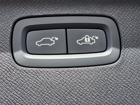 New 2026 Volvo XC90 B6 Ultra w/ Lounge Package image 24